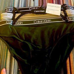 Calvin Klein 3 pack bikinis